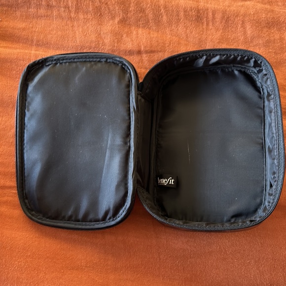 Benefit cosmetic case - Picture 3 of 3